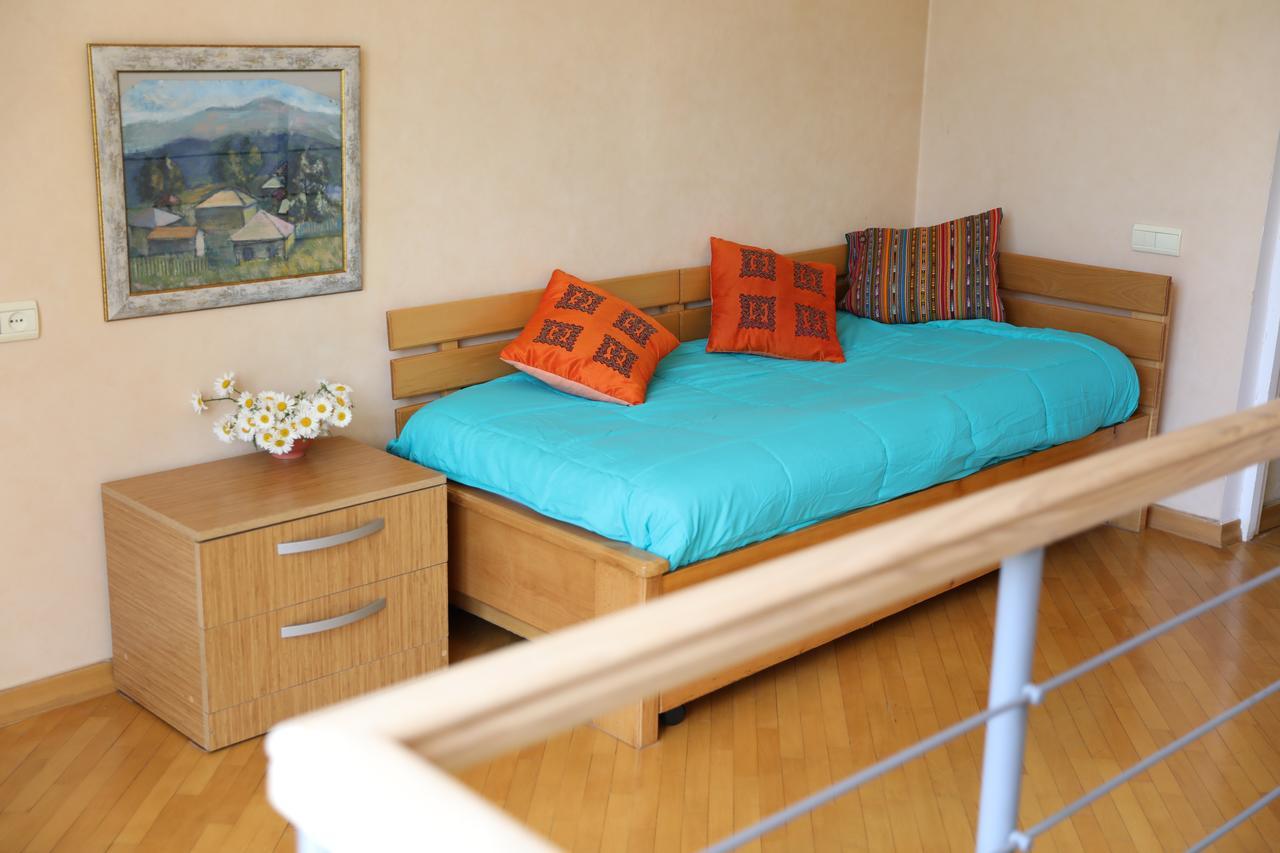 4Bd Appartaments With Cozy Garden Tbilisi Ngoại thất bức ảnh