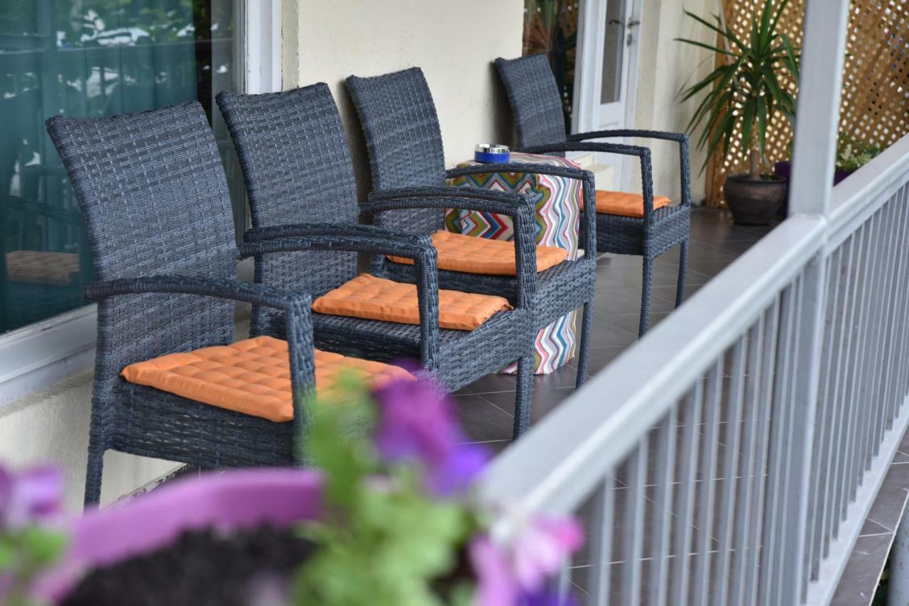 4Bd Appartaments With Cozy Garden Tbilisi Ngoại thất bức ảnh